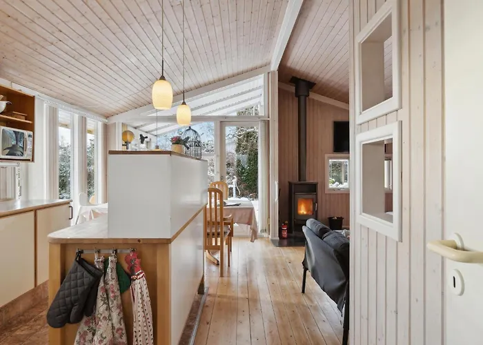 3 Bedroom Gorgeous In 別荘 *